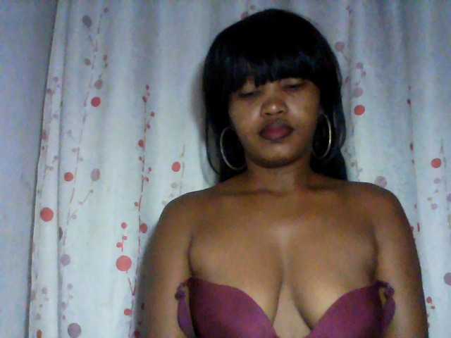 kylie11 live cam on BongaCams