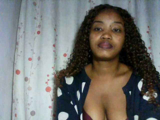 kylie11 live cam on UnifiedCams