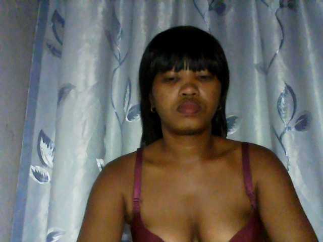 kylie11, live now on BongaCams