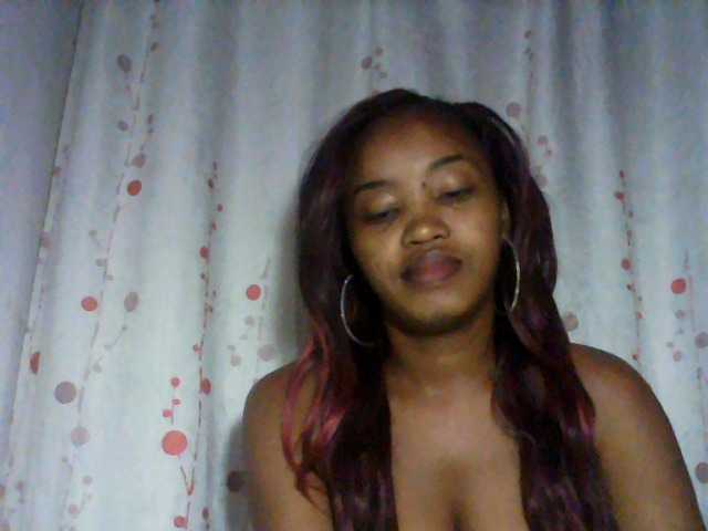 kylie11 live cam on UnifiedCams