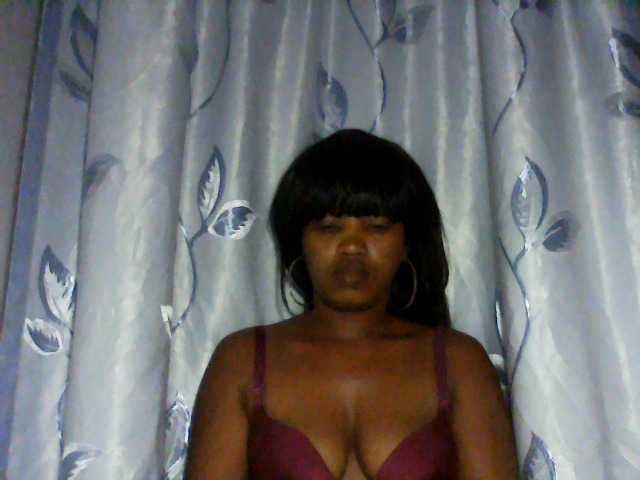 kylie11 live cam on BongaCams