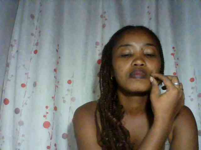 kylie11 Live Webcam on BongaCams