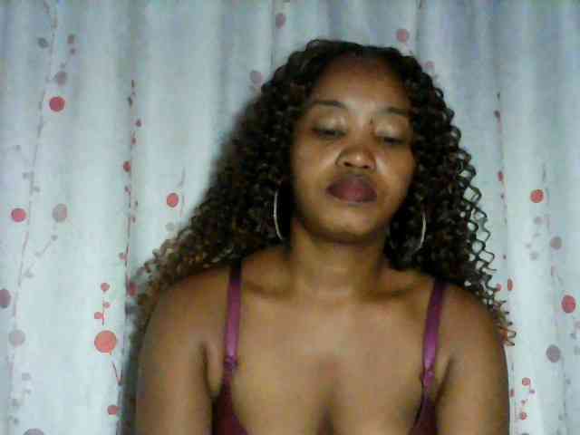 kylie11 Live Webcam on BongaCams