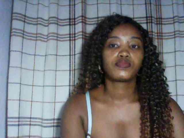 kylie11 Live Webcam on BongaCams