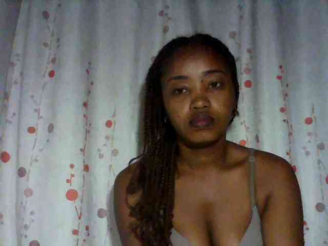 kylie11 Live Webcam on BongaCams