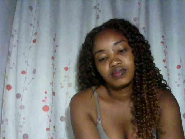 kylie11 Live Webcam on BongaCams