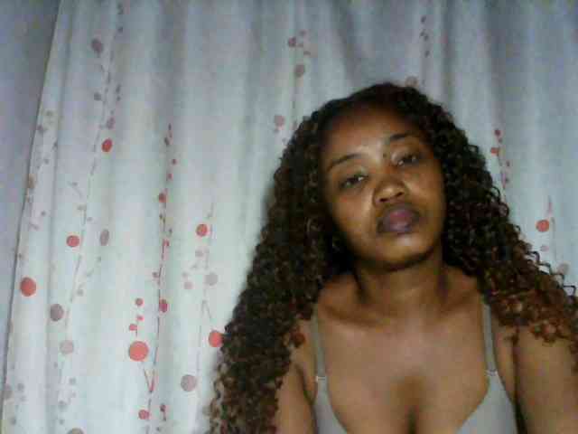 kylie11 Live Webcam on BongaCams