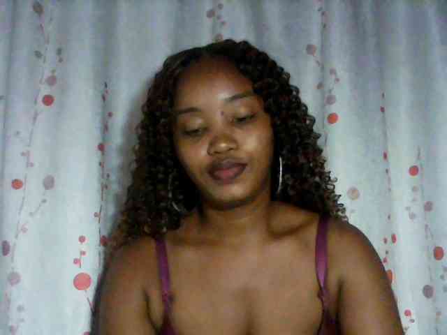 kylie11 Live Webcam on BongaCams