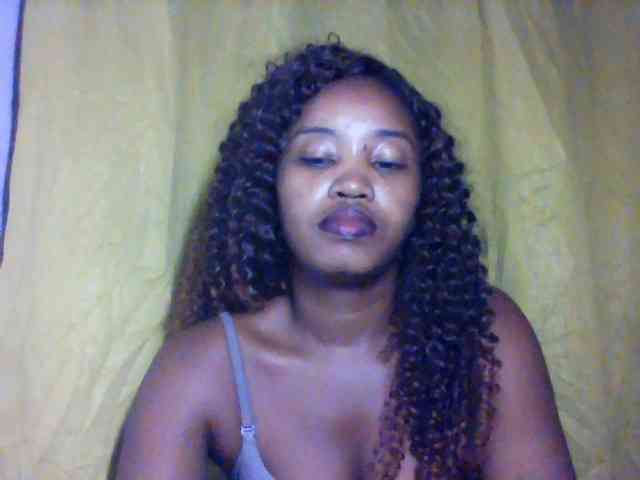 kylie11 Live Webcam on BongaCams