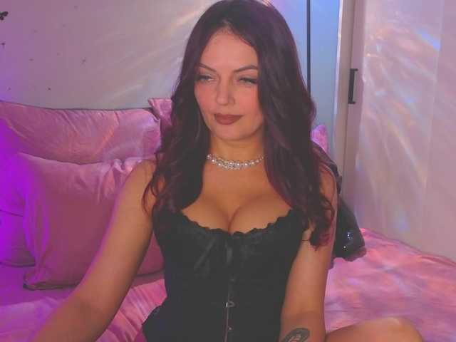 SelenaOlson live cam on BongaCams