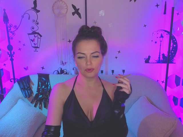SelenaOlson live cam on BongaCams