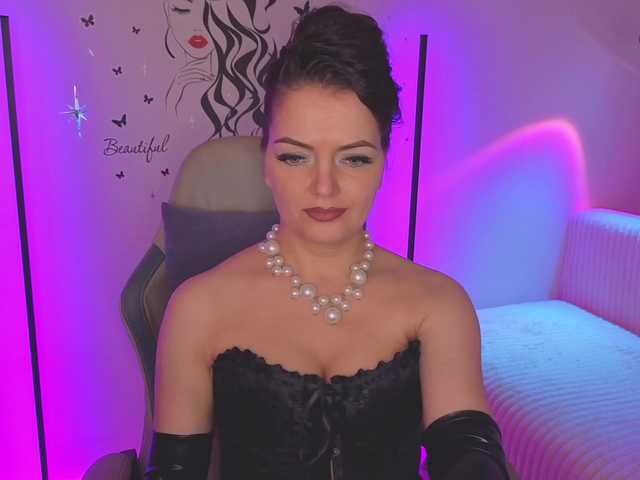 SelenaBlooms live webcam show