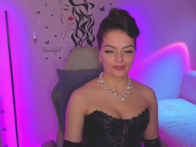 SelenaBlooms live webcam show