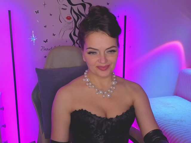 SelenaOlson live cam on BongaCams