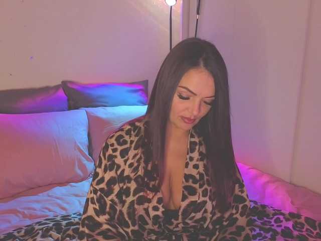 SelenaOlson preview