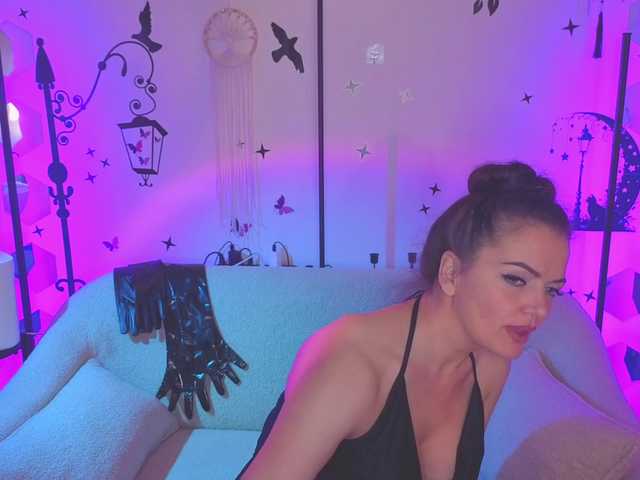 SelenaOlson live cam on BongaCams