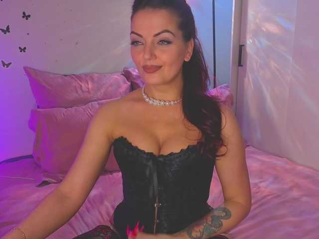 SelenaOlson live cam on BongaCams