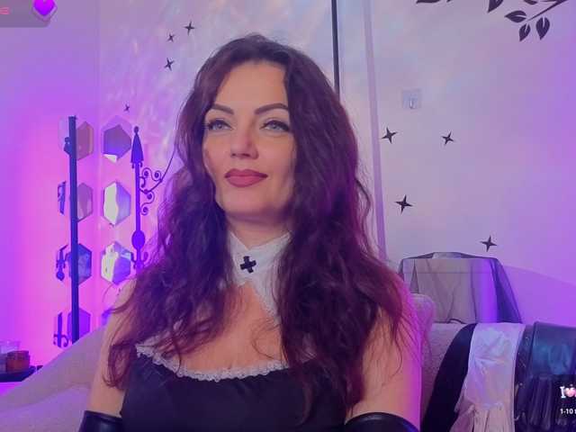 SelenaOlson live cam on BongaCams