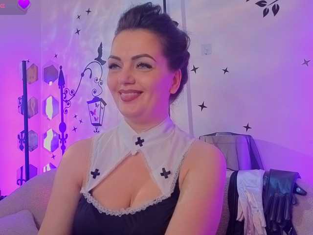 SelenaBlooms live cam preview