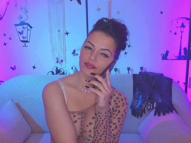 SelenaOlson live cam on BongaCams
