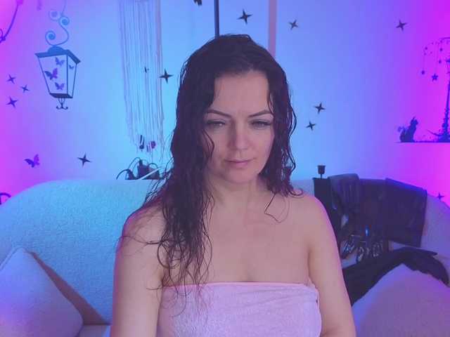 SelenaOlson live cam on BongaCams