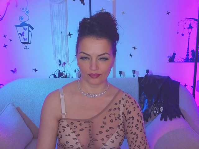 SelenaOlson live cam on BongaCams