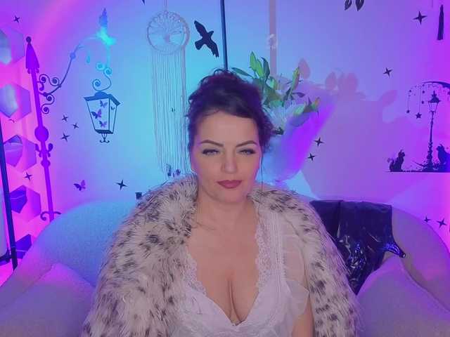 SelenaOlson live cam on BongaCams