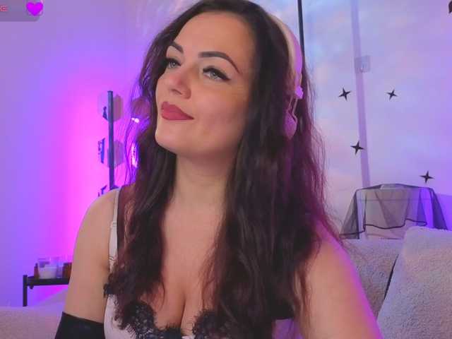 SelenaBlooms live cam preview