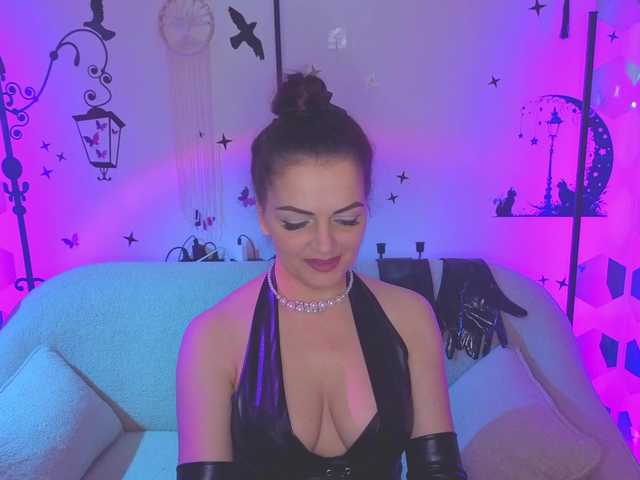 SelenaOlson live cam on BongaCams