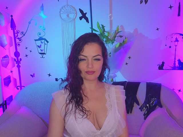 SelenaOlson live cam on BongaCams