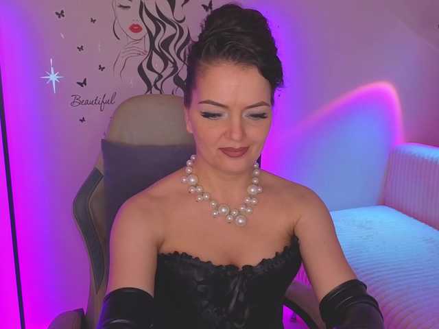 SelenaBlooms live webcam show