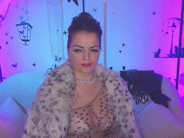 SelenaOlson live cam on BongaCams