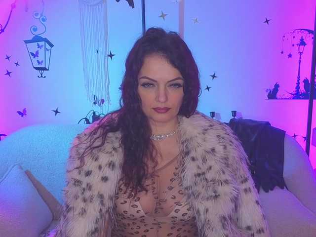 SelenaOlson live cam on BongaCams