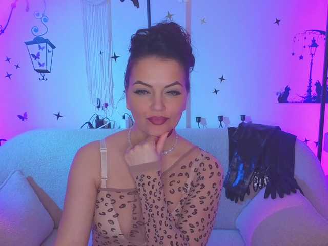 SelenaOlson live cam on BongaCams