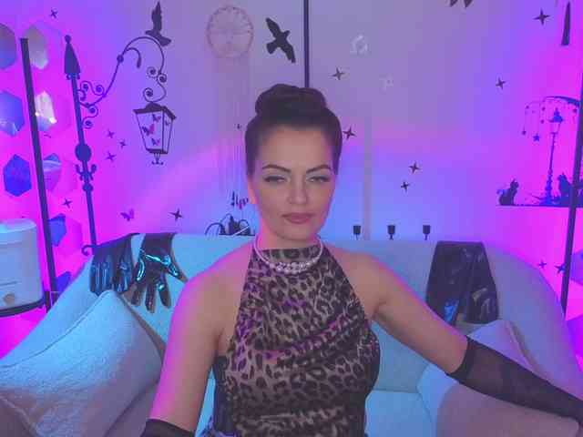 SelenaBlooms webcam