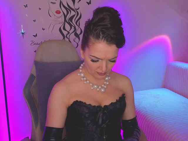 SelenaBlooms webcam
