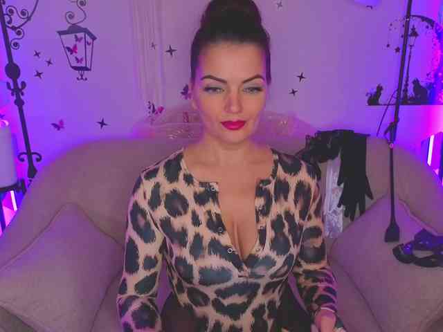 SelenaBlooms webcam