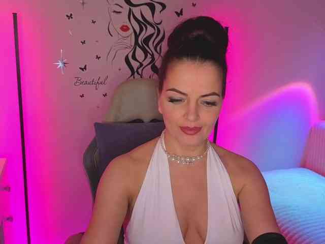 SelenaBlooms webcam