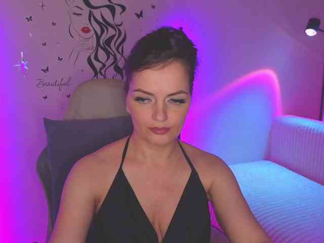 SelenaBlooms webcam