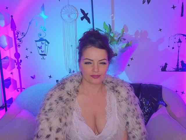 SelenaBlooms webcam