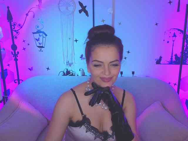 SelenaBlooms webcam