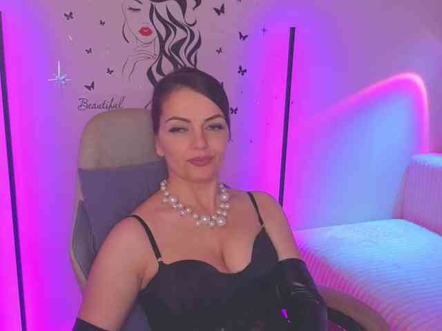 SelenaBlooms webcam
