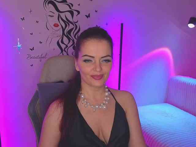 SelenaBlooms webcam
