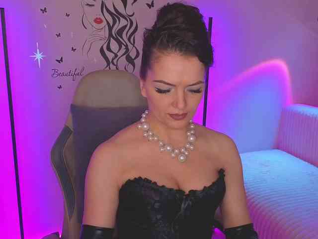 SelenaBlooms webcam
