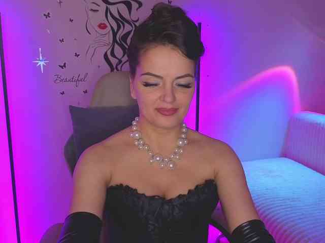 SelenaBlooms webcam