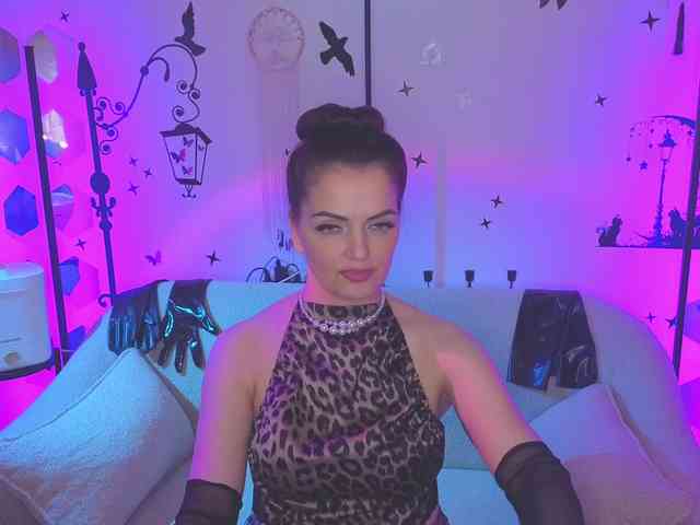 SelenaBlooms webcam