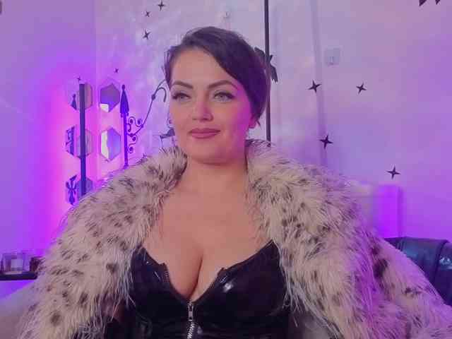 SelenaBlooms webcam