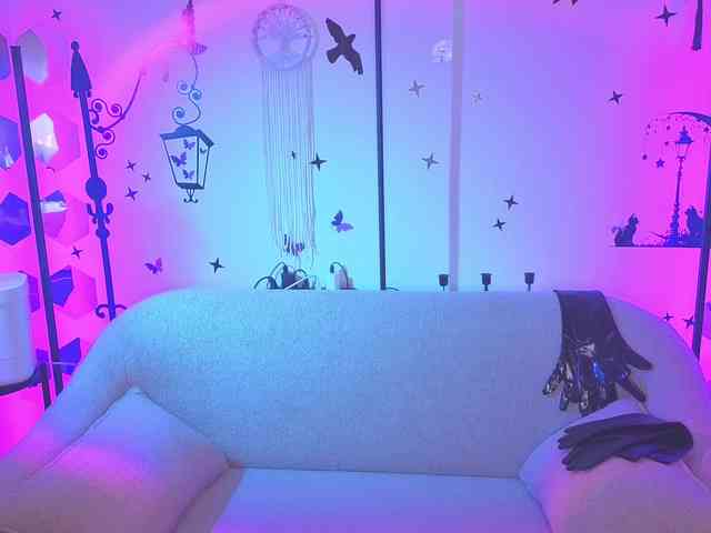 SelenaBlooms webcam