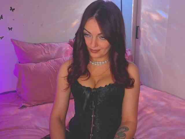 SelenaBlooms webcam