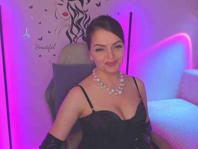 SelenaBlooms webcam